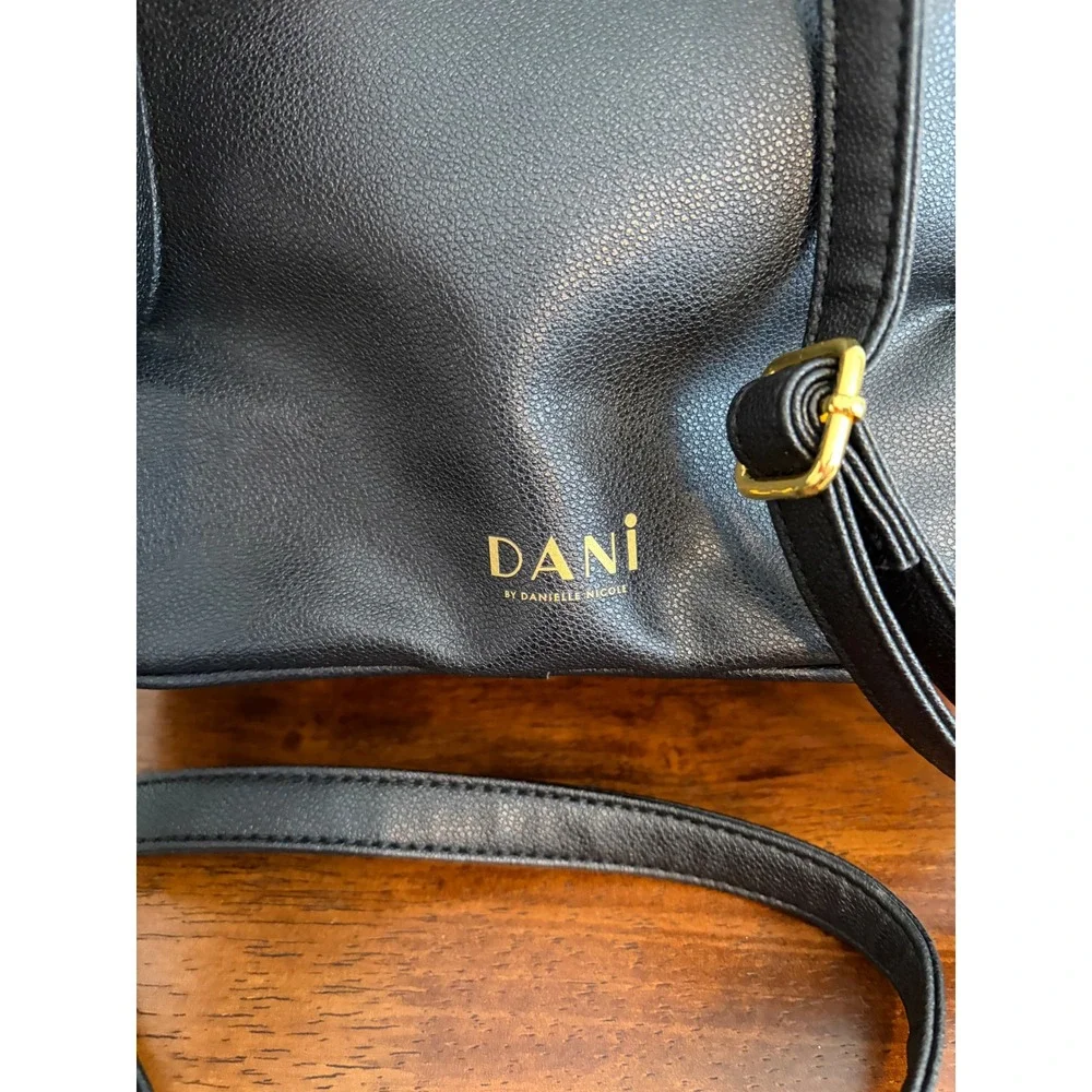 Dani by danielle